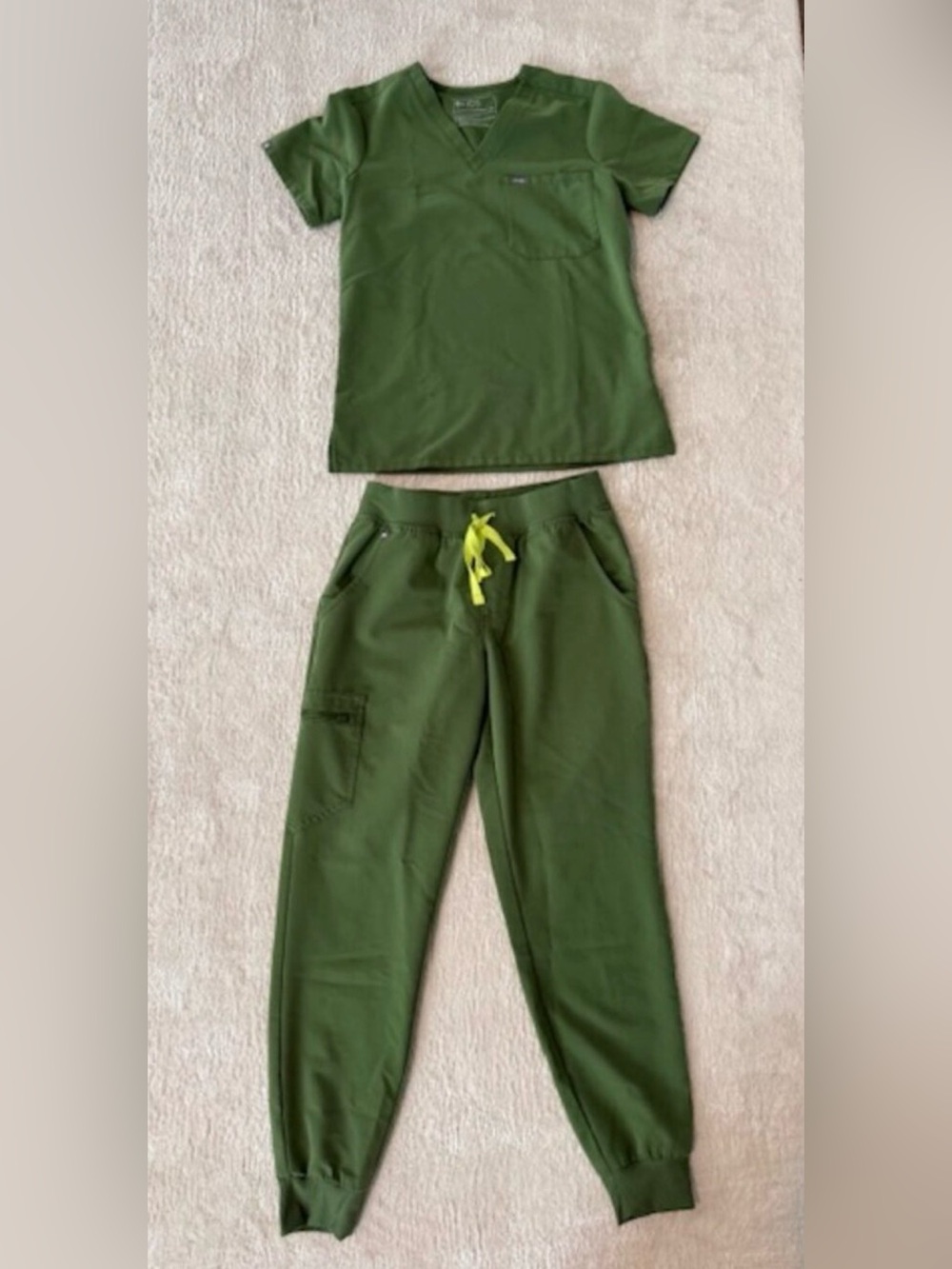 Figs set in fern 
Xs Catarina top
Small Zamora jogger